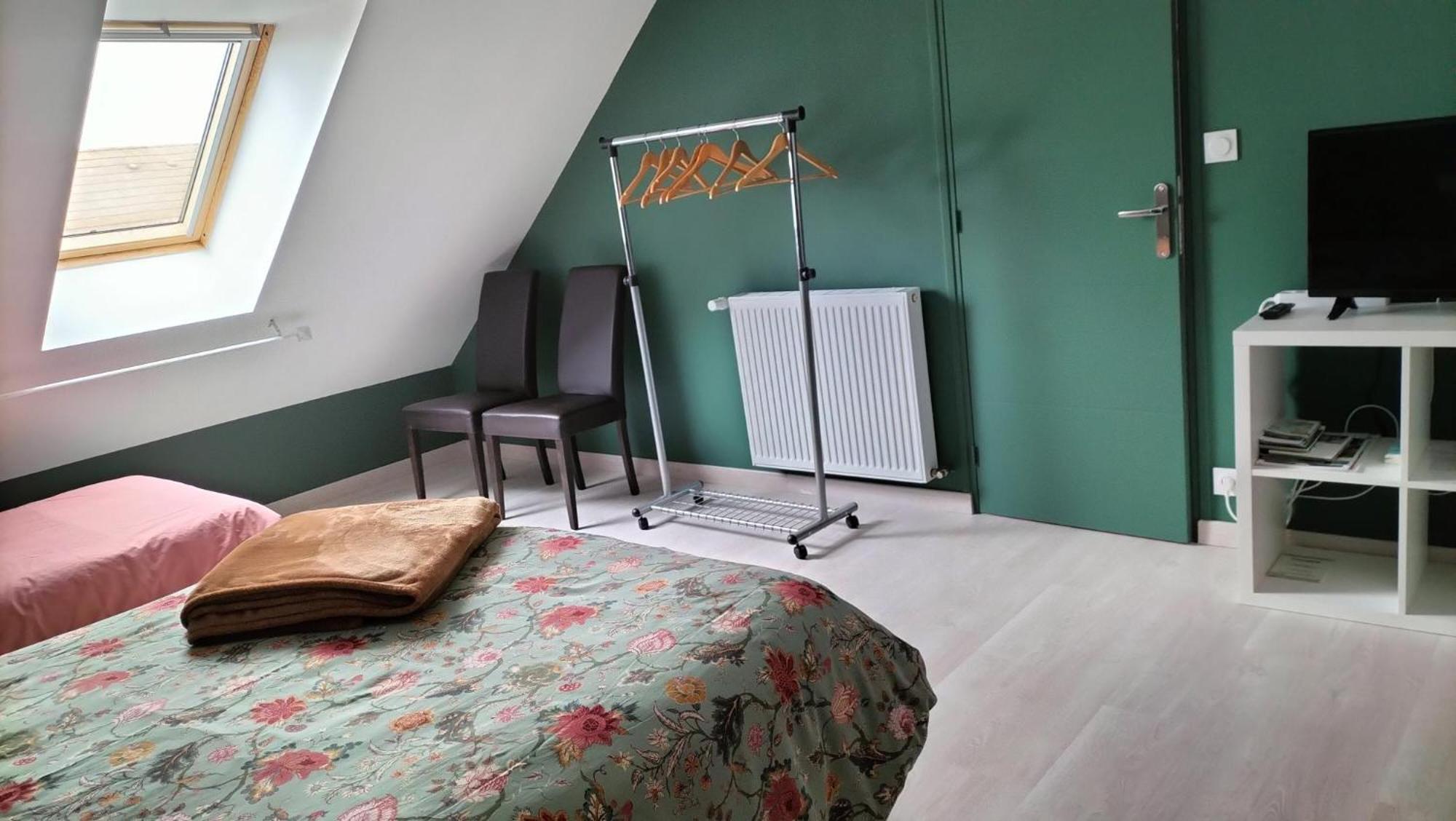Chez Nadine Bed and Breakfast Valframbert Eksteriør billede